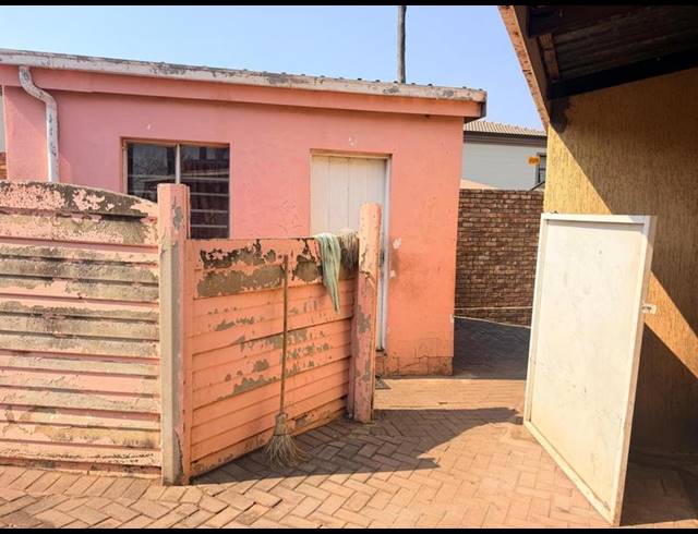 5 BEDROOM HOUSE FOR SALE IN ERASMIA